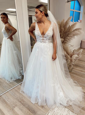 Rebecca Ingram Raelynn wedding dress